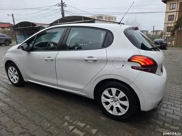 Second-hand Peugeot 208 86 CP (63 kW) 2016 Alb Hatchback