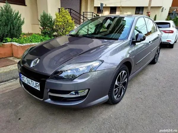 Utilizat 2015 Renault Laguna III Bose Edition Berlinǎ | 7.700 EUR - Imagine 1/4