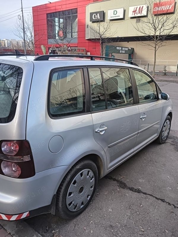 Gri Utilizat 2008 VW Touran Monovolum | 3.900 EUR - Imagine 1/4