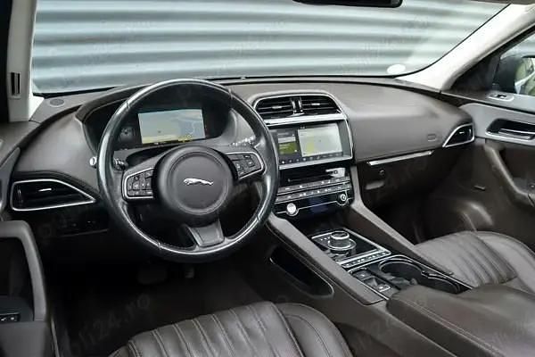 Second-hand Jaguar F-Pace 180 CP (132 kW) 2017 SUV