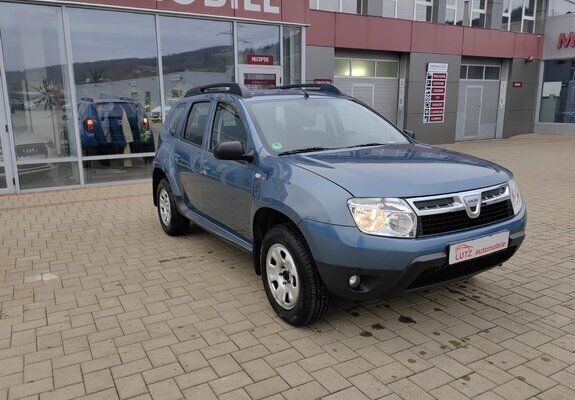 Second-hand Dacia Duster Lauréate 107 CP (78 kW) 2011 Albastru SUV