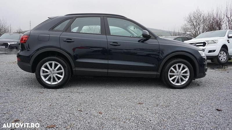 Second-hand Audi Q3 Premium 177 CP (130 kW) 2013 Culoarealbastru SUV