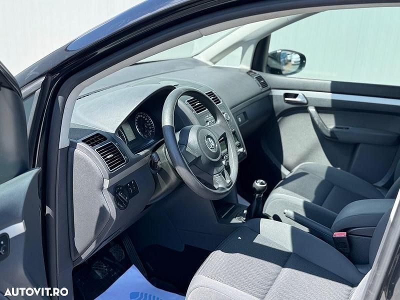 Negru Utilizat 2011 VW Touran Comfortline Monovolum | 6.290 EUR (Preț OK) - Imagine 1/4