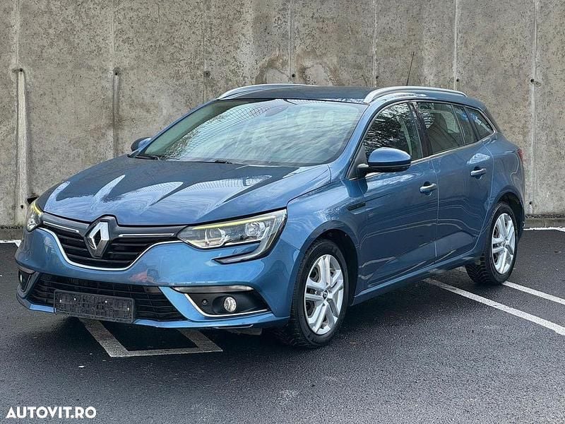 Culoarealbastru Utilizat 2016 Renault Mégane GrandTour Dynamique Break | 8.200 EUR (Preț OK) - Imagine 1/4
