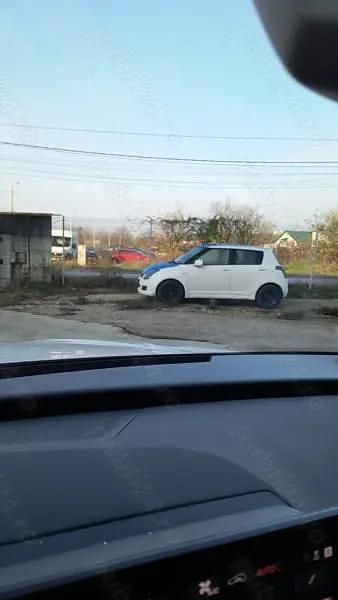 Utilizat 2009 Suzuki Swift Hatchback | 1.800 EUR - Imagine 1/4