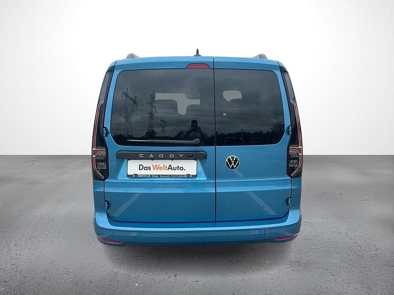 Nouă VW Caddy Life 122 CP (89 kW) 2025 Albastru mediu  normal Monovolum