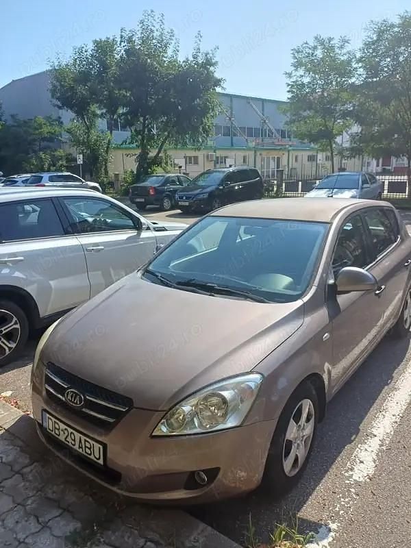 Maro Utilizat 2009 Kia Ceed Hatchback | 1.600 EUR (Super Preț) - Imagine 1/3
