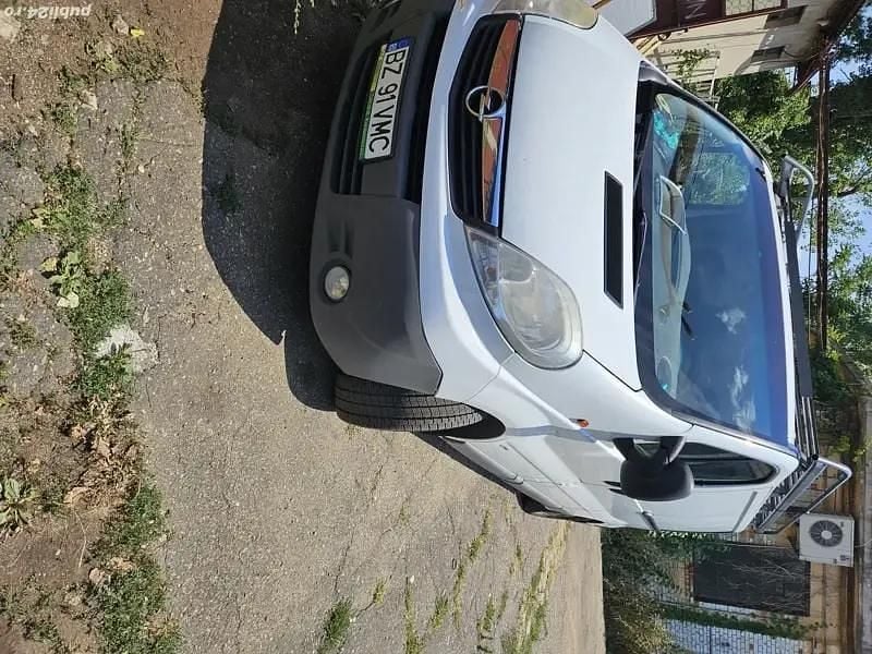 Alb Utilizat 2012 Opel Vivaro Van | 6.200 EUR (Preț OK) - Imagine 1/4