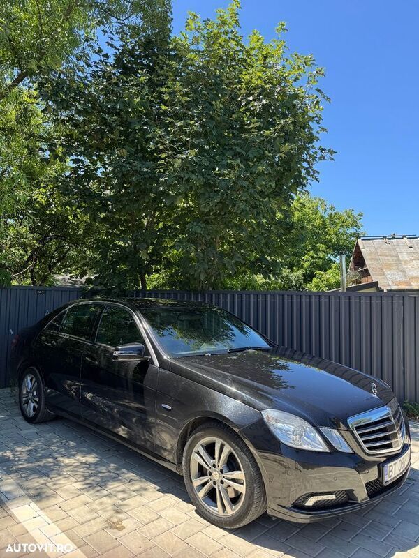 Negru Utilizat 2010 Mercedes E350 Berlinǎ | 9.500 EUR (Scump) - Imagine 1/4