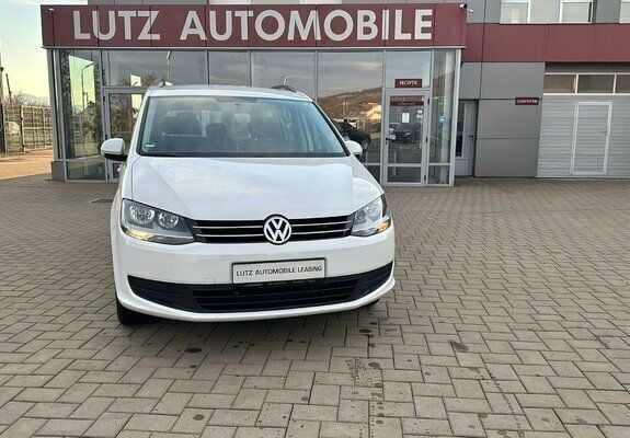 Second-hand VW Sharan Trendline 140 CP (102 kW) 2011 Alb gri, Monovolum