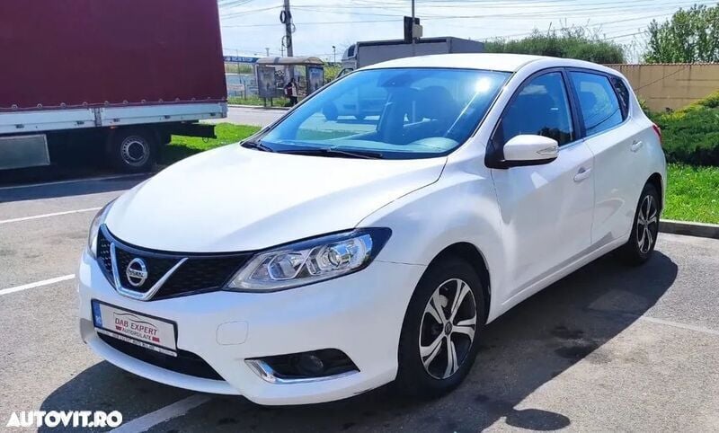 Alb Utilizat 2015 Nissan Pulsar Tekna Hatchback | 6.650 EUR - Imagine 1/4