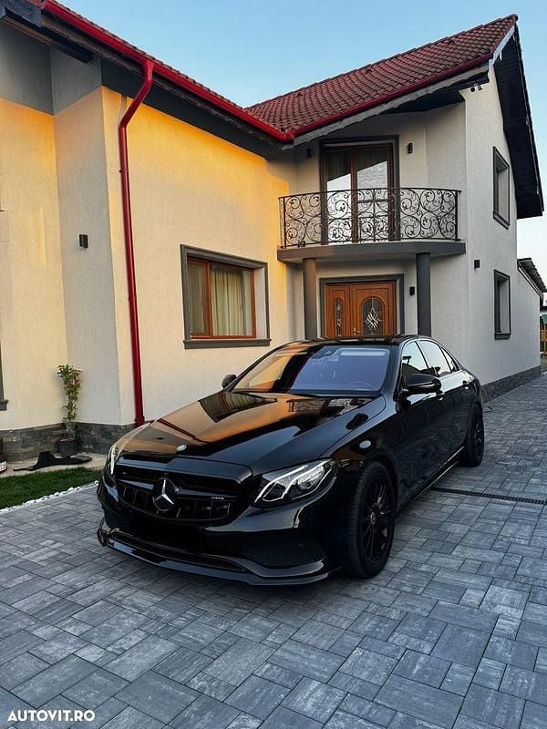Negru Utilizat 2017 Mercedes E220 Break | 20.500 EUR (Preț OK) - Imagine 1/4