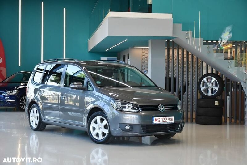 Gri Utilizat 2013 VW Touran Comfortline Monovolum | 7.350 EUR (Preț OK) - Imagine 1/4