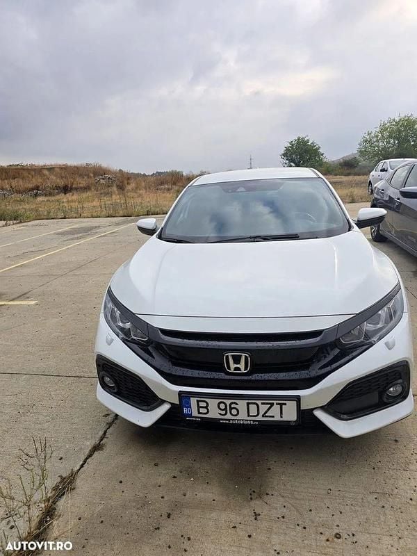 Culoarealb Utilizat 2017 Honda Civic Elegance Hatchback | 12.000 EUR (Preț OK) - Imagine 1/4