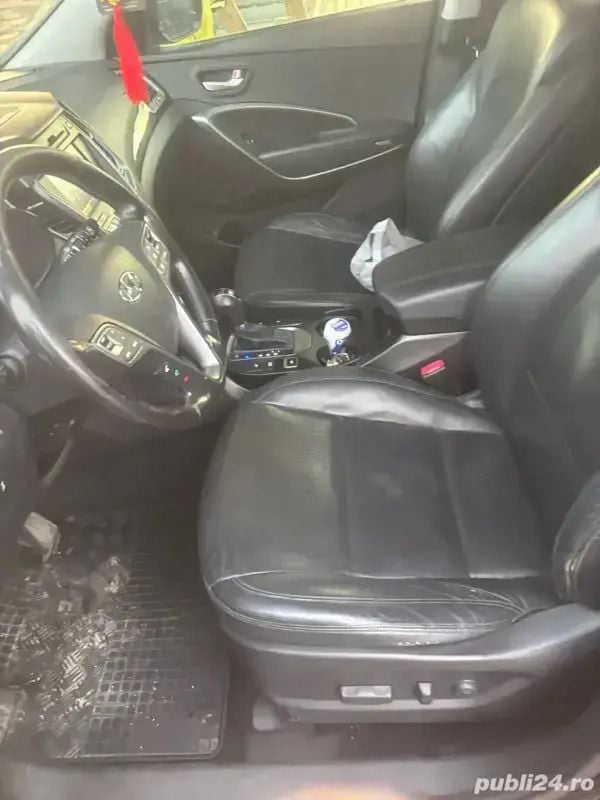 Negru Utilizat 2014 Hyundai Santa Fe SUV | 12.000 EUR (Preț OK) - Imagine 1/4