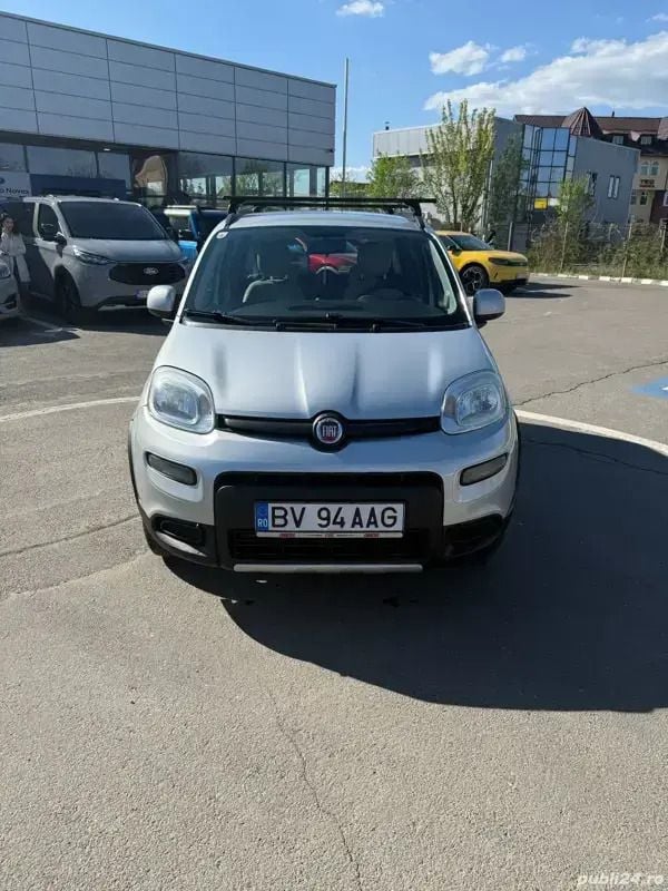Gri Utilizat 2013 Fiat Panda 4x4 Hatchback | 5.500 EUR - Imagine 1/4