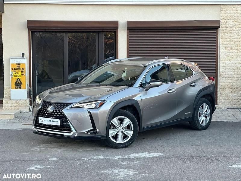 Second-hand Lexus UX 250h Business Edition 184 CP (135 kW) 2021 Culoaregri SUV