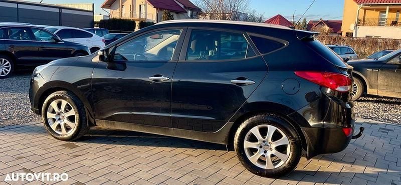 Second-hand Hyundai ix35 184 CP (135 kW) 2010 Culoarenegru SUV