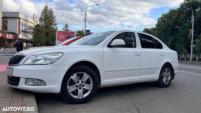 Culoarealb Utilizat 2012 Skoda Octavia Ambiente Berlinǎ | 3.500 EUR (Preț bun) - Imagine 1/4
