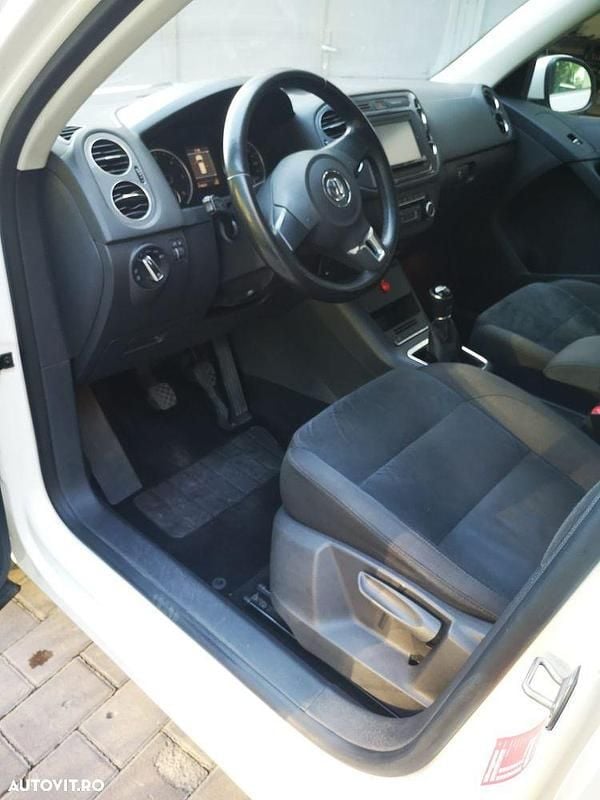 Second-hand VW Tiguan Life 140 CP (102 kW) 2012 Culoarealb SUV