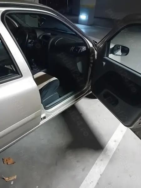 Utilizat 2009 Renault Clio II Berlinǎ | 9.000 EUR - Imagine 1/4