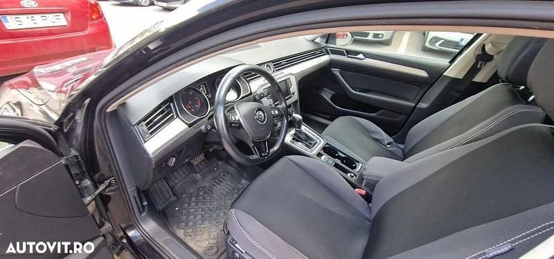 Second-hand VW Passat Comfortline 150 CP (110 kW) 2015 Culoarenegru Break