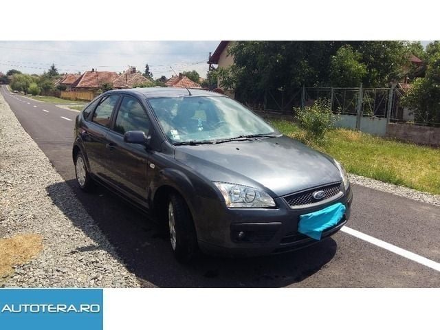Gri Utilizat 2006 Ford Focus Hatchback | 3.099 EUR (Puțin scump) - Imagine 1/4