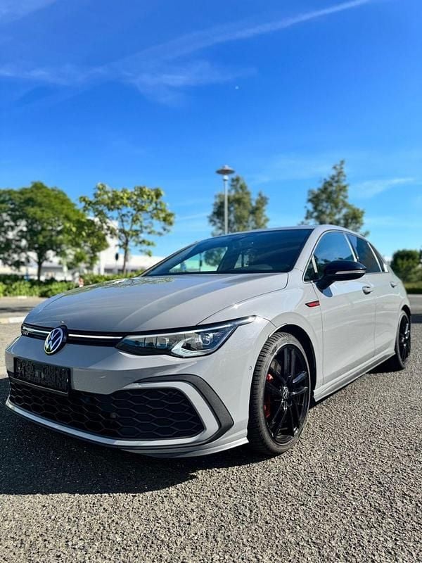 Utilizat 2021 VW Golf VIII Style | 29.599 EUR (Preț OK) - Imagine 1/1
