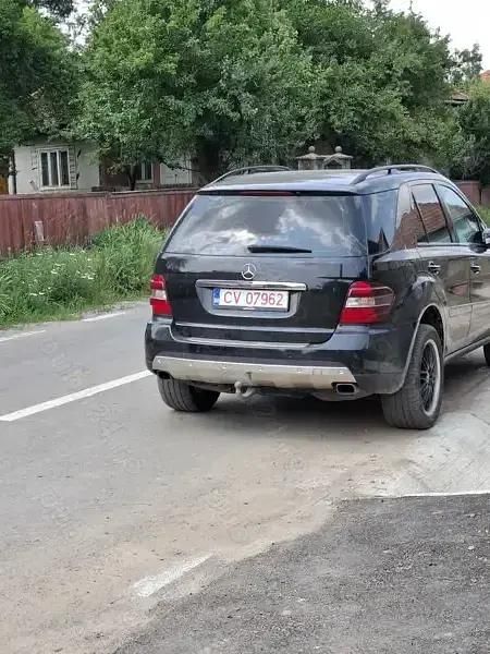 Utilizat 2006 Mercedes ML320 SUV | 6.000 EUR (Preț bun) - Imagine 1/4