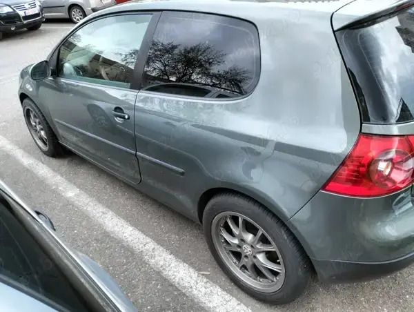 Gri Utilizat 2005 VW Golf V Coupe | 2.500 EUR (Preț OK) - Imagine 1/4