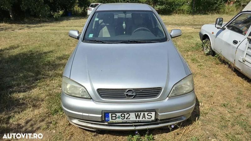 Argint Utilizat 2007 Opel Astra Classic Hatchback | 2.000 EUR (Preț OK) - Imagine 1/4