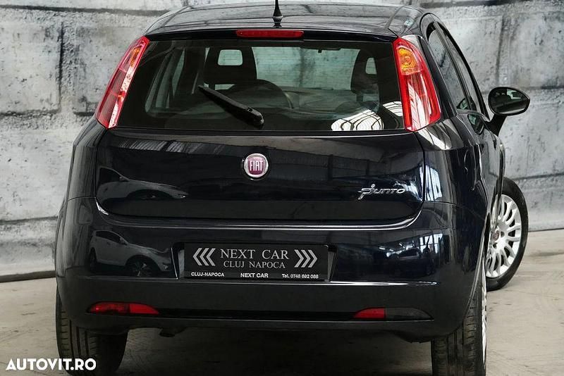 Second-hand Fiat Punto Pop 85 CP (62 kW) 2011 Culoarealbastru Hatchback