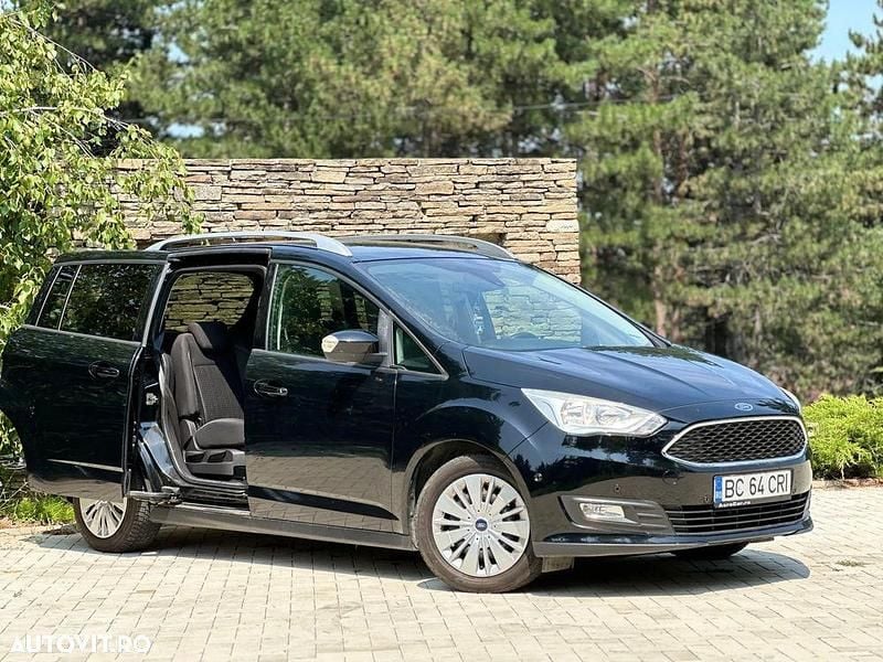 Culoarenegru Utilizat 2015 Ford Grand C-Max Titanium Monovolum | 6.699 EUR (Preț bun) - Imagine 1/4