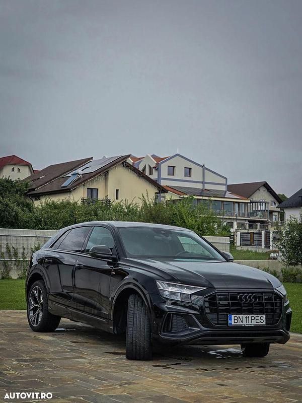Negru Utilizat 2023 Audi Q8 SUV | 76.000 EUR (Preț OK) - Imagine 1/4