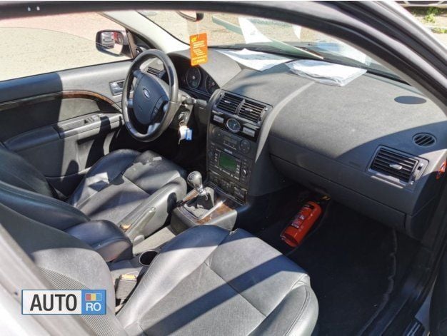 Second-hand Ford Mondeo 140 CP (102 kW) 2007 Argintiu Break