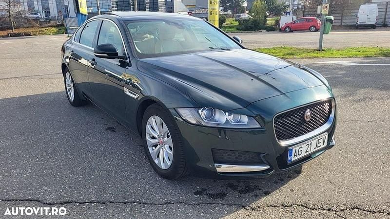 Second-hand Jaguar XF 163 CP (119 kW) 2015 Culoareverde Berlinǎ