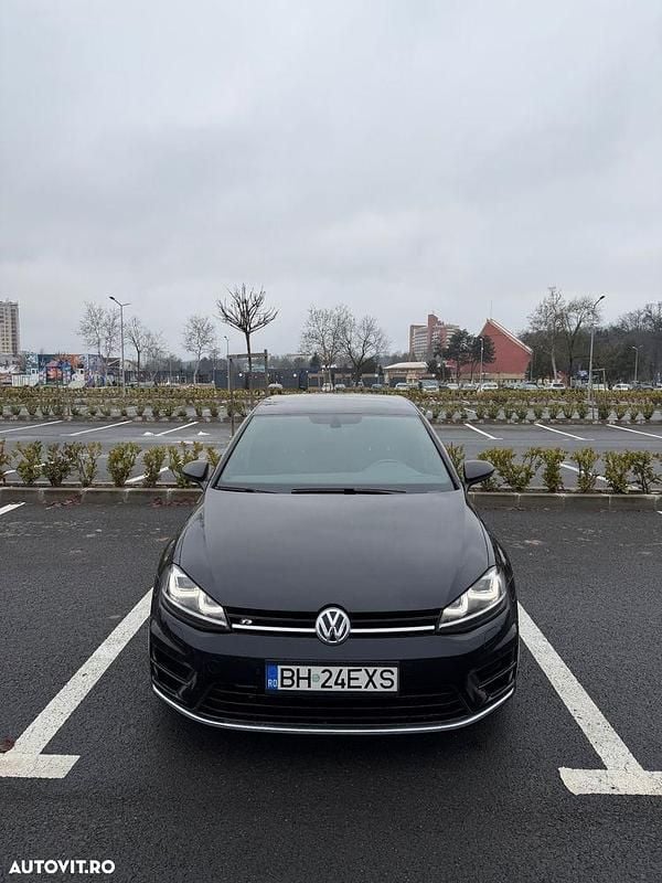 Second-hand VW Golf VII R 310 CP (228 kW) 2016 Culoarenegru Hatchback