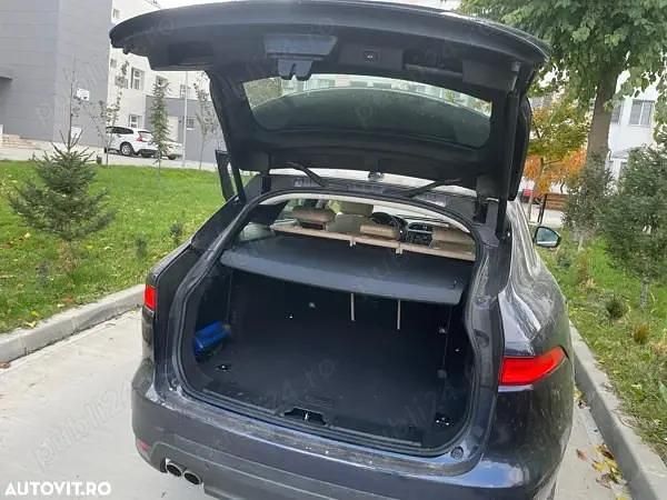 Second-hand Jaguar F-Pace 180 CP (132 kW) 2017 SUV