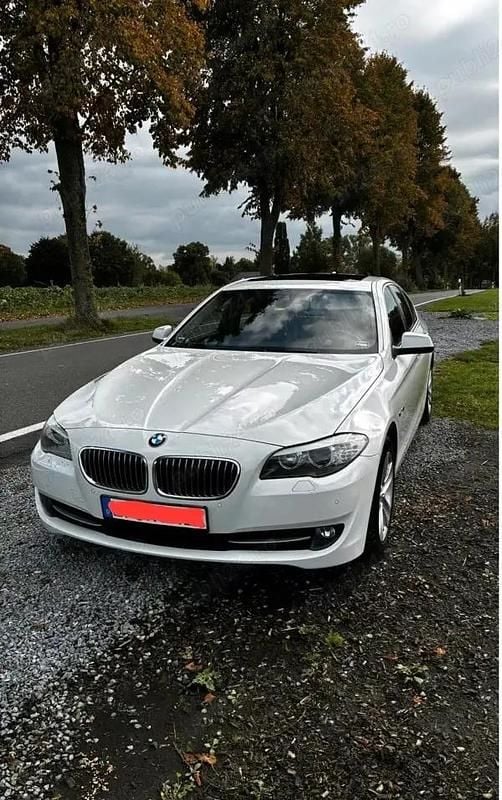 Alb Utilizat 2013 BMW 520 Berlinǎ | 11.500 EUR (Preț bun) - Imagine 1/4
