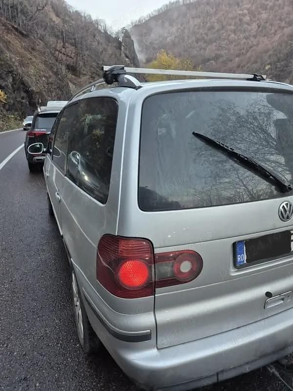 Utilizat 2009 VW Sharan Monovolum | 3.900 EUR (Preț OK) - Imagine 1/4