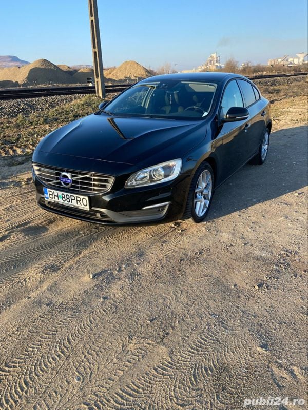 Utilizat 2014 Volvo S60 Berlinǎ | 11.000 EUR (Scump) - Imagine 1/4