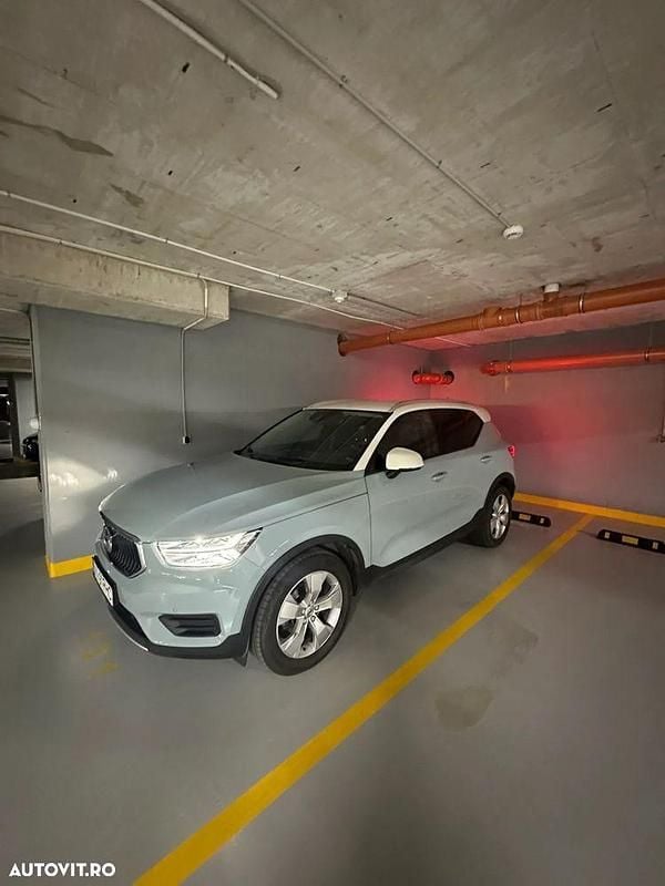 Albastru Utilizat 2019 Volvo XC40 Momentum SUV | 19.299 EUR (Preț OK) - Imagine 1/4