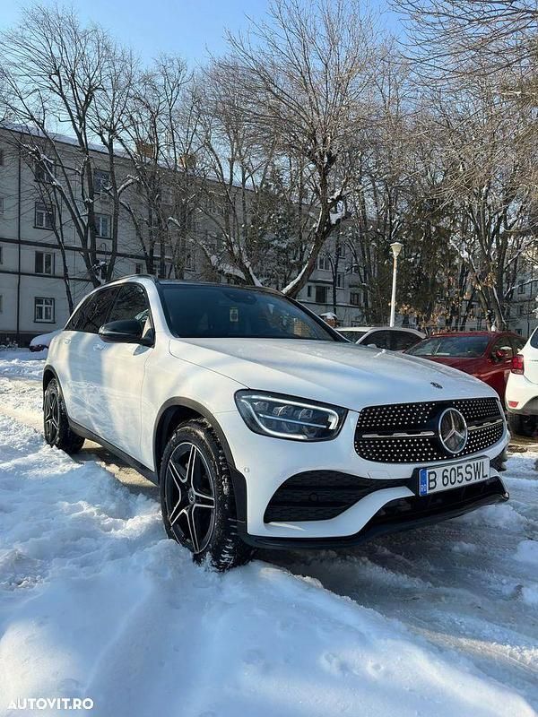 Culoarealb Utilizat 2019 Mercedes GLC300 SUV | 35.000 EUR - Imagine 1/4