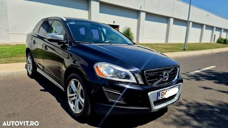 Culoarenegru Utilizat 2011 Volvo XC60 Kinetic SUV | 6.900 EUR (Super Preț) - Imagine 1/4