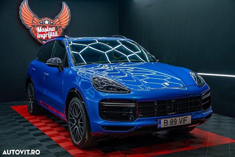 Second-hand Porsche Cayenne Turbo 550 CP (404 kW) 2018 Culoarealbastru SUV