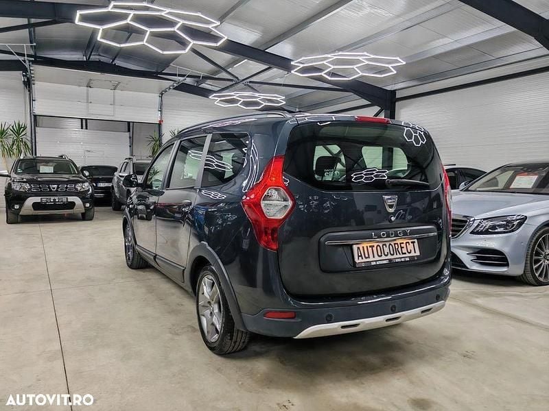 Second-hand Dacia Lodgy Stepway 110 CP (80 kW) 2018 Culoaregri Monovolum