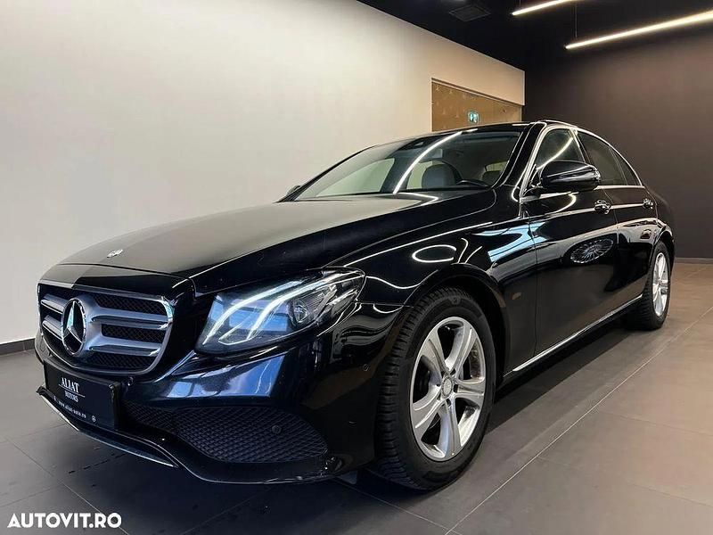 Negru Utilizat 2018 Mercedes E220 Berlinǎ | 27.830 EUR (Preț OK) - Imagine 1/4