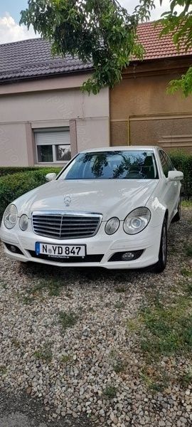 Utilizat 2007 Mercedes E200 Berlinǎ | 5.200 EUR - Imagine 1/4