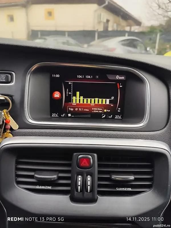 Utilizat 2018 Volvo V40 Hatchback | 8.999 EUR (Preț bun) - Imagine 1/4