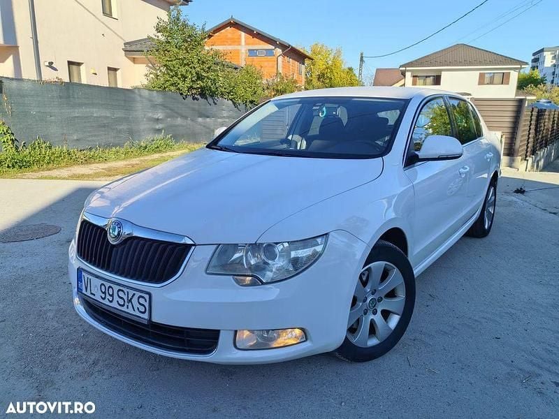 Culoarealb Utilizat 2012 Skoda Superb Hatchback | 5.990 EUR (Preț OK) - Imagine 1/4